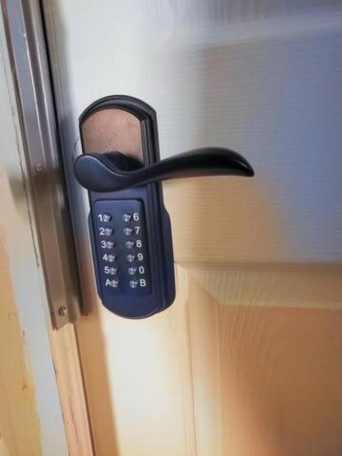Booking-Eddy- Single Room With Self Check-In Hull Exterior foto